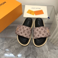 Louis Vuitton Slippers